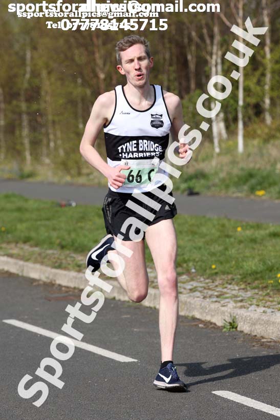 Senior mens 2019 Elswick Harirers Good Friday Road Relay, Newburn, Newcastle. Photo:  David T. Hewitson/Sports for All Pics